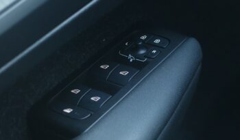 VOLVO XC 40 T4 HYBRIDE RECHARGEABLE GEARTRONIC 211 CH ( 129 CH + 82 CH ) INSCRIPTION complet