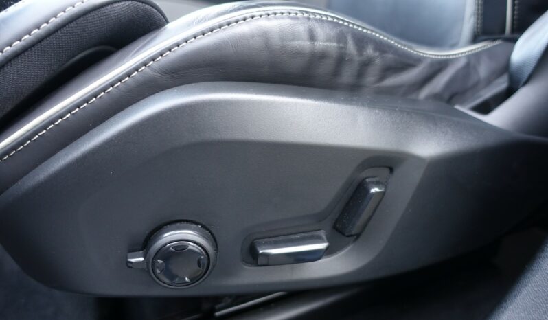 VOLVO XC 60 T6 HYBRIDE RECHARGEABLE GEARTRONIC AWD 253 + 87 CH R-DESIGN complet