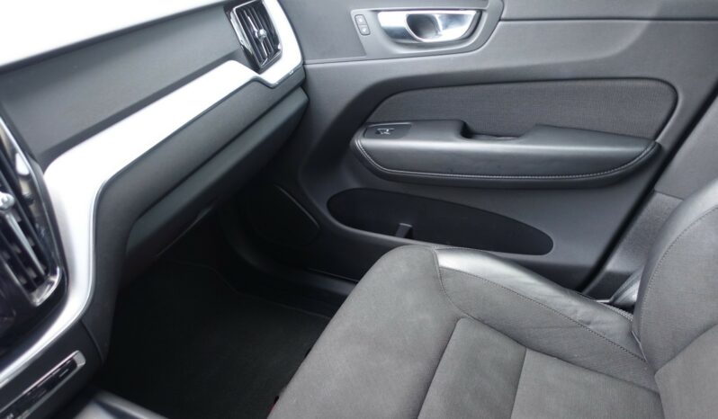 VOLVO XC 60 D4 2.0 L GEARTRONIC 163CH MOMENTUM complet