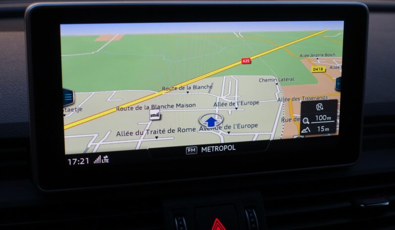 AUDI Q5 55 TFSI E 252 CH QUATTRO S-TRONIC HYBRIDE RECHARGEABLE  S-LINE complet