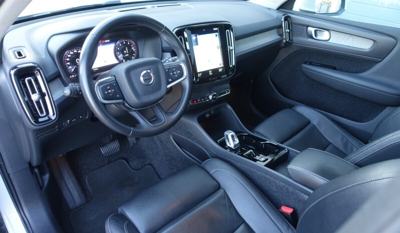 VOLVO XC 40 T4 HYBRIDE RECHARGEABLE GEARTRONIC 211 CH ( 129 CH + 82 CH ) INSCRIPTION complet