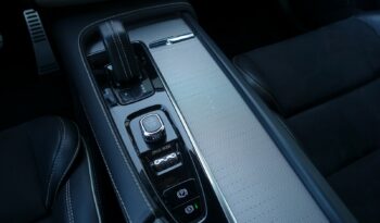 VOLVO XC 90 T8 4WD 7 PLACES HYBRIDE RECHARGEABLE GEARTRONIC 390 CH  R-DESIGN complet