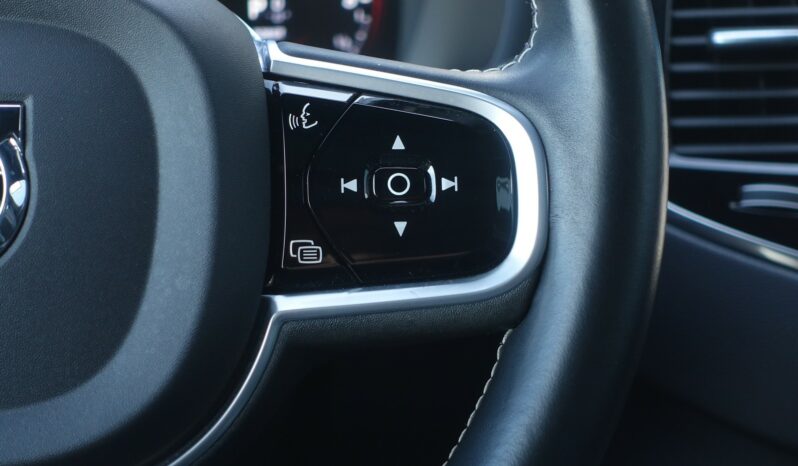 VOLVO XC 90 T8 4WD 7 PLACES HYBRIDE RECHARGEABLE GEARTRONIC 390 CH  R-DESIGN complet