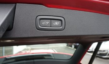 VOLVO V 60 T8 AWD GEARTRONIC 303CH + 87 CH HYBRIDE RECHARGEABLE R-DESIGN complet