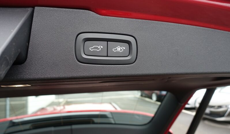 VOLVO V 60 T8 AWD GEARTRONIC 303CH + 87 CH HYBRIDE RECHARGEABLE R-DESIGN complet