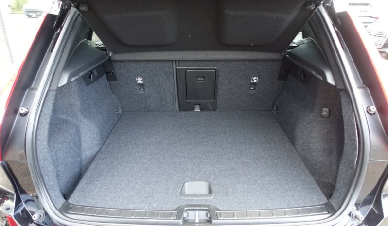 VOLVO XC 40 T4 HYBRIDE RECHARGEABLE GEARTRONIC 211 CH  R-DESIGN complet