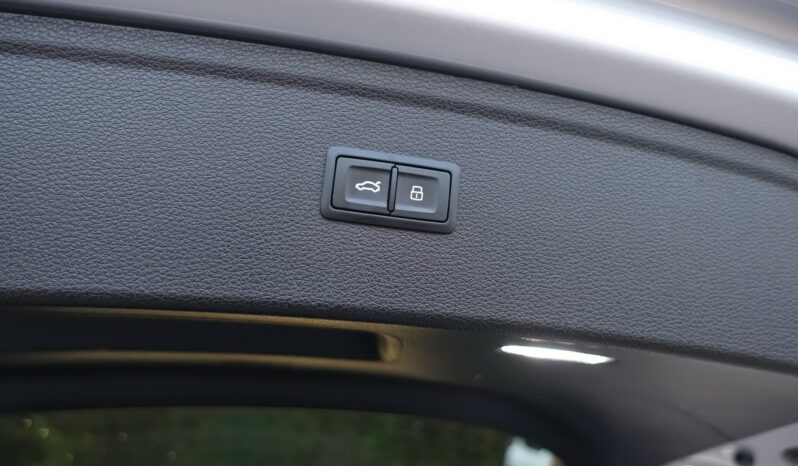 AUDI Q5 55 TFSI E 252 CH QUATTRO S-TRONIC HYBRIDE RECHARGEABLE  S-LINE complet