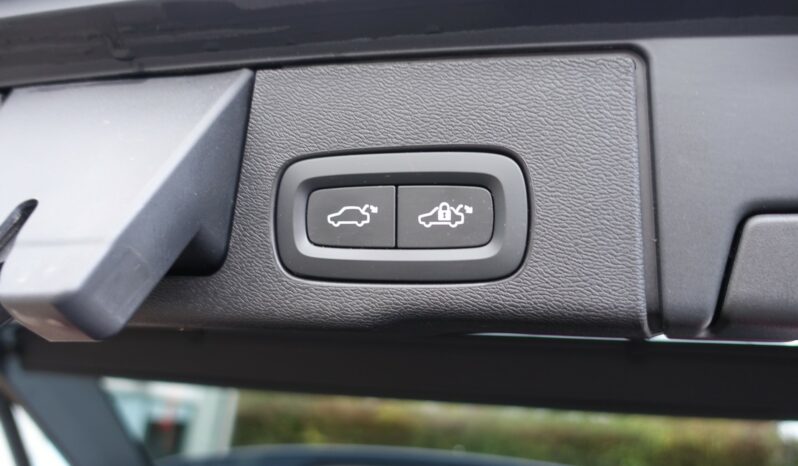 VOLVO XC 60 T6 HYBRIDE RECHARGEABLE GEARTRONIC AWD 253 + 87 CH R-DESIGN complet