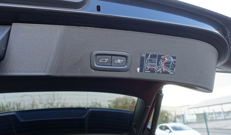 VOLVO XC 40 T5 HYBRIDE RECHARGEABLE GEARTRONIC 262 CH  INSCRIPTION complet