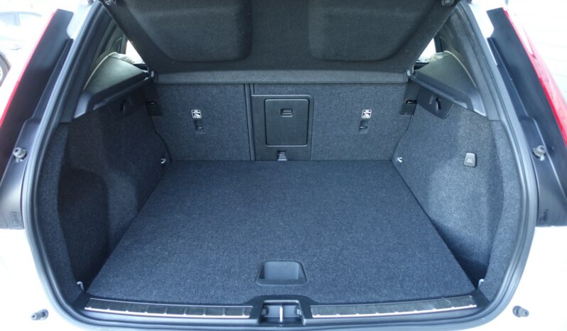 VOLVO XC 40 T4 HYBRIDE RECHARGEABLE GEARTRONIC 211 CH ( 129 CH + 82 CH ) INSCRIPTION complet