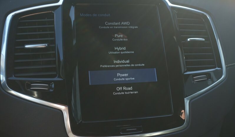 VOLVO XC 90 T8 4WD 7 PLACES HYBRIDE RECHARGEABLE GEARTRONIC 390 CH  R-DESIGN complet