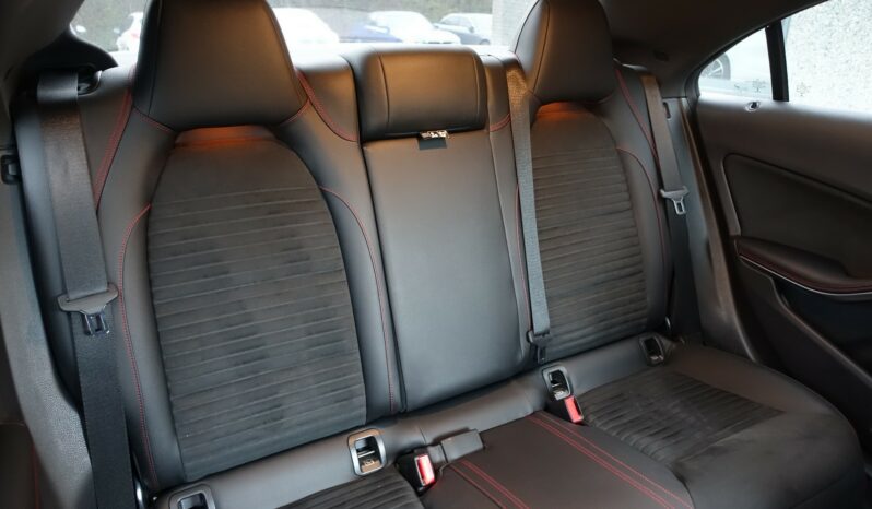 MERCEDES CLASSE CLA 200D BERLINE  AMG-LINE complet