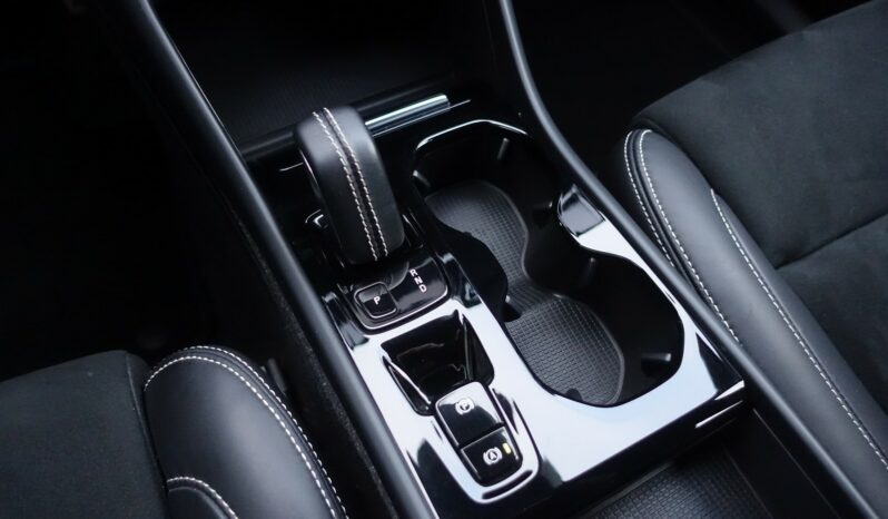 VOLVO XC 40 T4 HYBRIDE RECHARGEABLE GEARTRONIC 211 CH  R-DESIGN complet