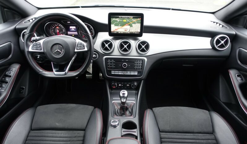 MERCEDES CLASSE CLA 200D BERLINE  AMG-LINE complet