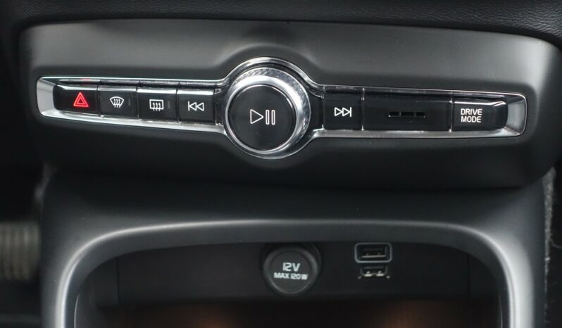 VOLVO XC 40 T5 HYBRIDE RECHARGEABLE GEARTRONIC 262 CH  INSCRIPTION complet