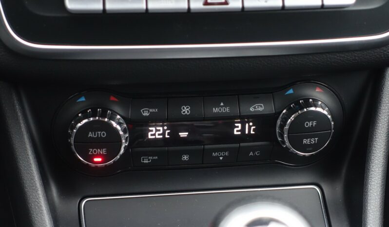 MERCEDES CLASSE CLA 200D BERLINE  AMG-LINE complet