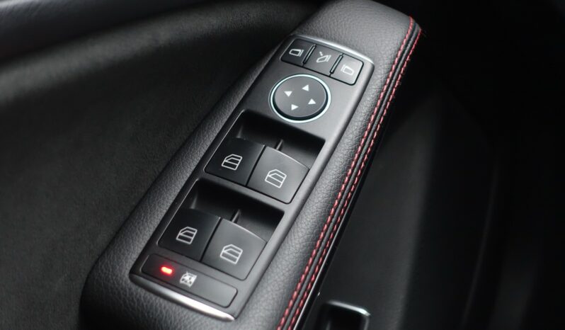 MERCEDES CLASSE CLA 200D BERLINE  AMG-LINE complet