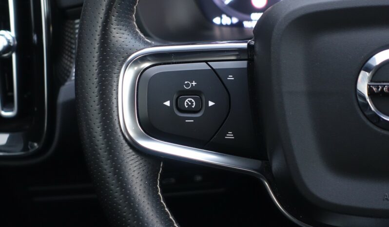 VOLVO XC 40 T4 HYBRIDE RECHARGEABLE GEARTRONIC 211 CH  R-DESIGN complet