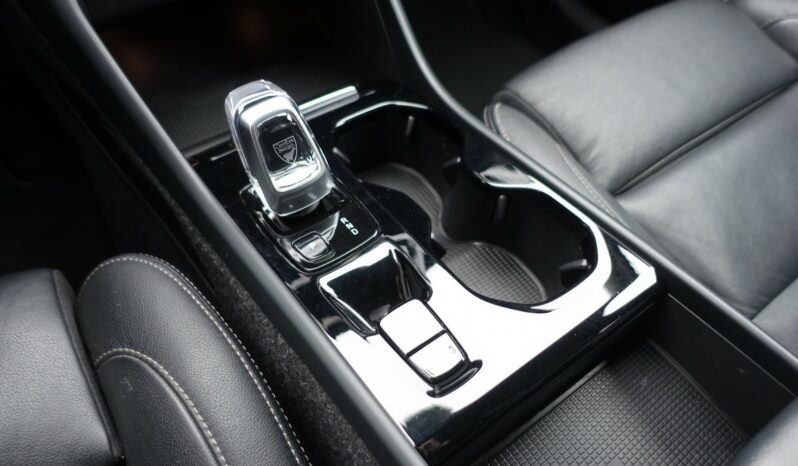 VOLVO XC 40 T4 HYBRIDE RECHARGEABLE GEARTRONIC 211 CH  INSCIPTION complet
