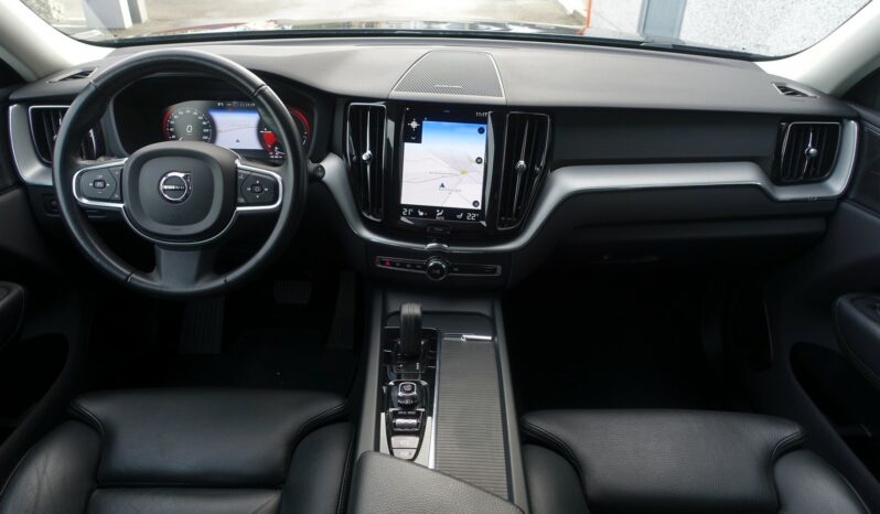 VOLVO XC 60 T8 AWD GEARTRONIC 303CH + 87 CH HYBRIDE RECHARGEABLE  MOMENTUM complet