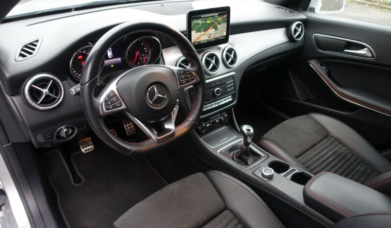MERCEDES CLASSE CLA 200D BERLINE  AMG-LINE complet