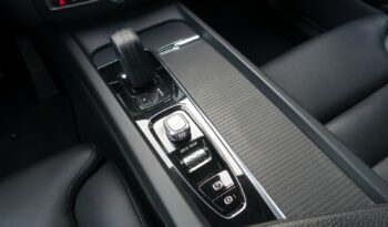 VOLVO XC 60 T8 AWD GEARTRONIC 303CH + 87 CH HYBRIDE RECHARGEABLE  MOMENTUM complet