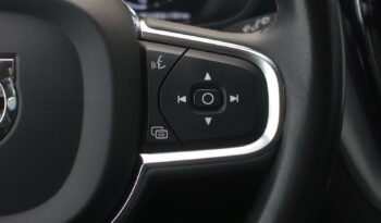 VOLVO XC 60 T8 AWD GEARTRONIC 303CH + 87 CH HYBRIDE RECHARGEABLE  MOMENTUM complet