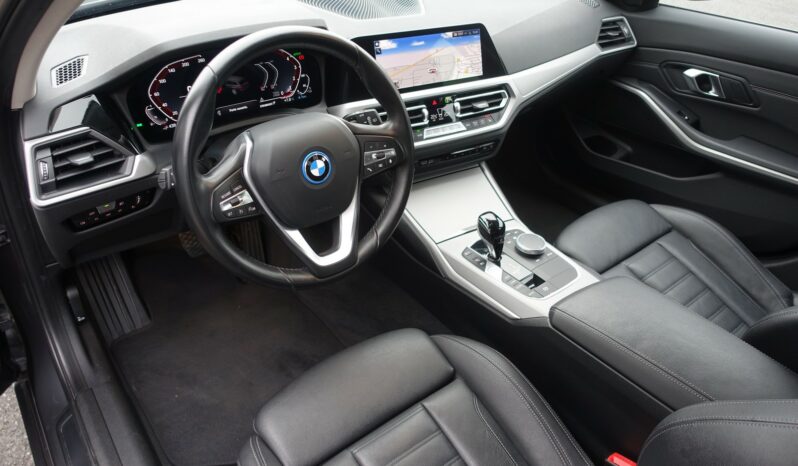 BMW 330 EA TOURING E-DRIVE HYBRIDE RECHARGEABLE BVA 292 CH SERIE 3 complet