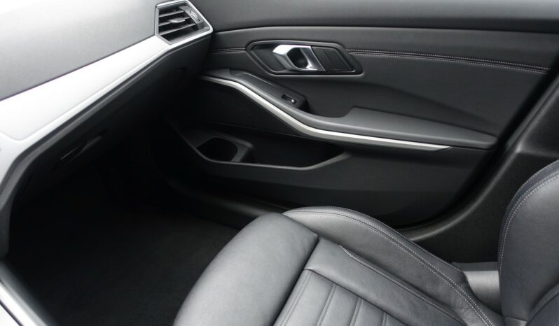 BMW 330 EA TOURING E-DRIVE HYBRIDE RECHARGEABLE BVA 292 CH SERIE 3 complet