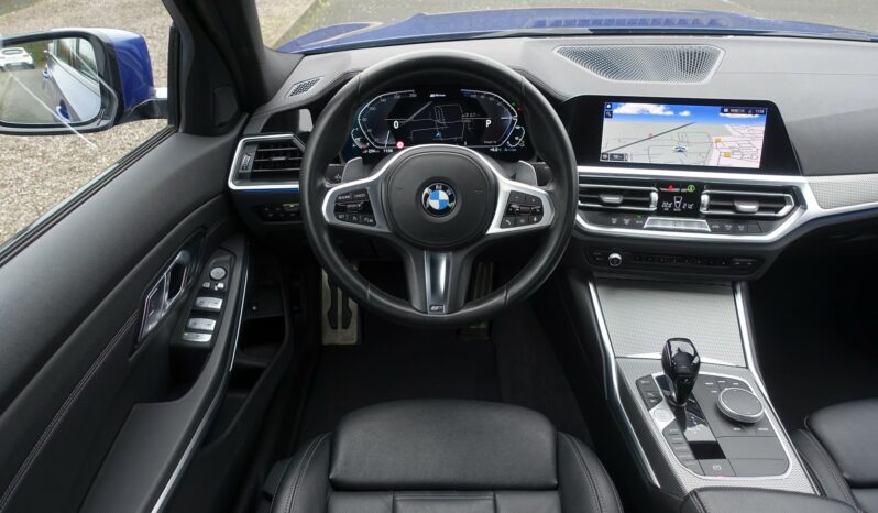 BMW 330 EA BERLINE E-DRIVE HYBRIDE RECHARGEABLE BVA 184 CH + 83 KW SERIE 3 PACK M complet