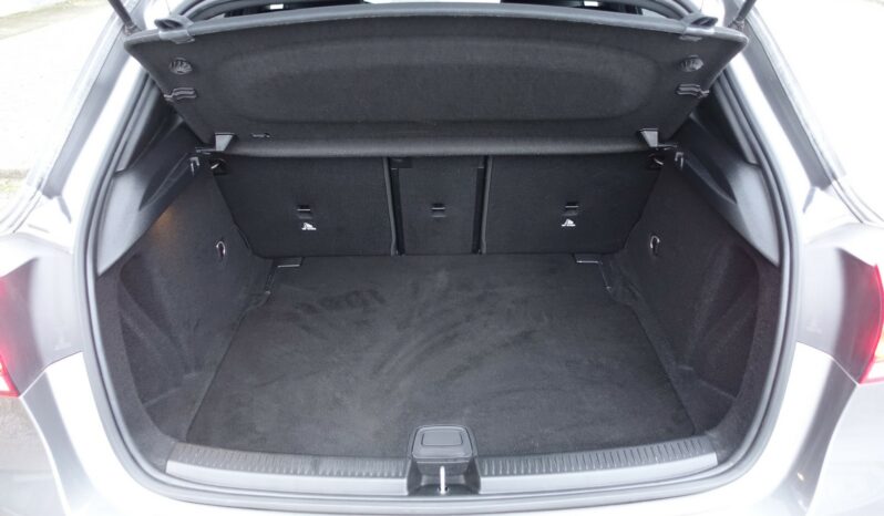 MERCEDES CLASSE A 180D 7G-DCT AMG-LINE complet