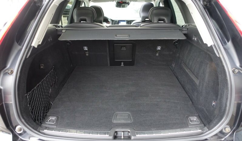 VOLVO XC 60 T8 AWD GEARTRONIC 303CH + 87 CH HYBRIDE RECHARGEABLE  MOMENTUM complet