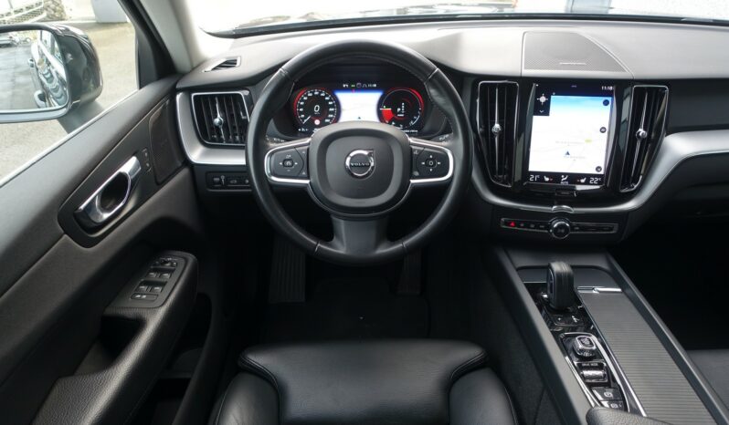 VOLVO XC 60 T8 AWD GEARTRONIC 303CH + 87 CH HYBRIDE RECHARGEABLE  MOMENTUM complet