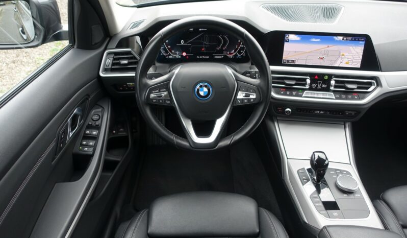 BMW 330 EA TOURING E-DRIVE HYBRIDE RECHARGEABLE BVA 292 CH SERIE 3 complet