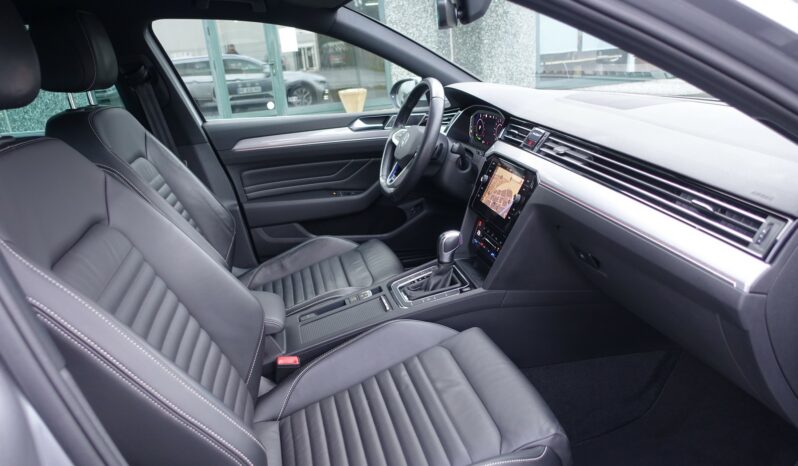VOLKSWAGEN PASSAT SW 218 CH GTE HYBRIDE RECHARGEABLE DSG complet