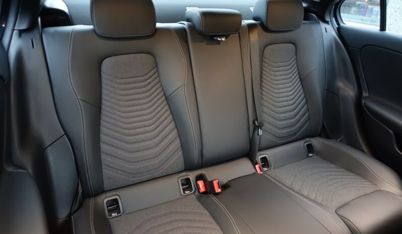 MERCEDES CLASSE A BERLINE 180d 8G-DCT complet