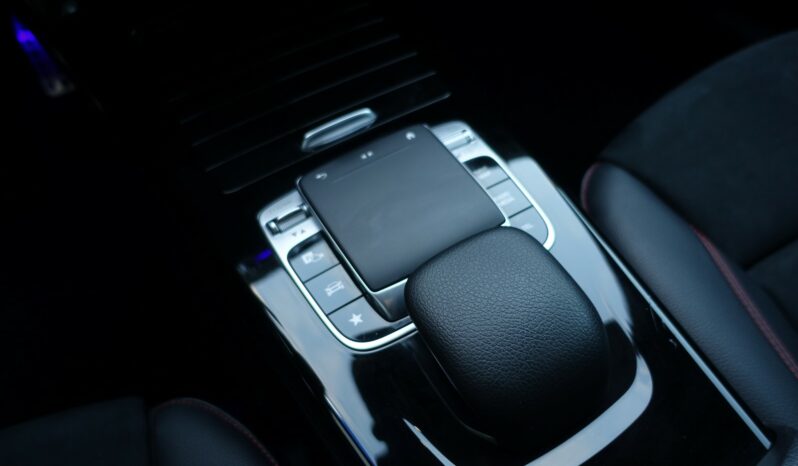 MERCEDES CLASSE A BERLINE 180d 7G-DCT AMG-LINE complet