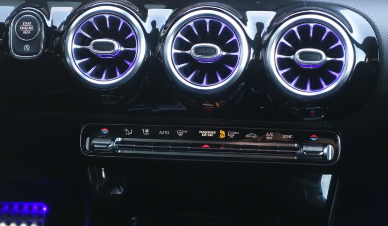 MERCEDES CLASSE A BERLINE 180d 7G-DCT AMG-LINE complet