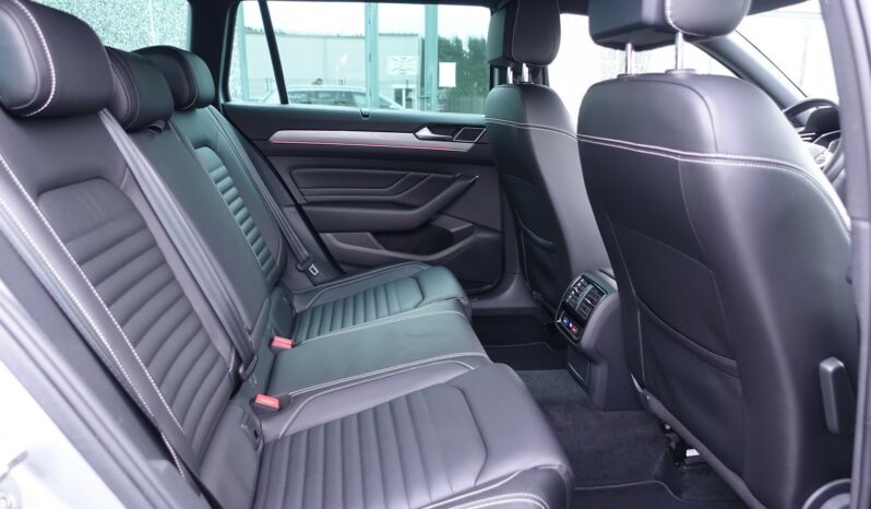 VOLKSWAGEN PASSAT SW 218 CH GTE HYBRIDE RECHARGEABLE DSG complet