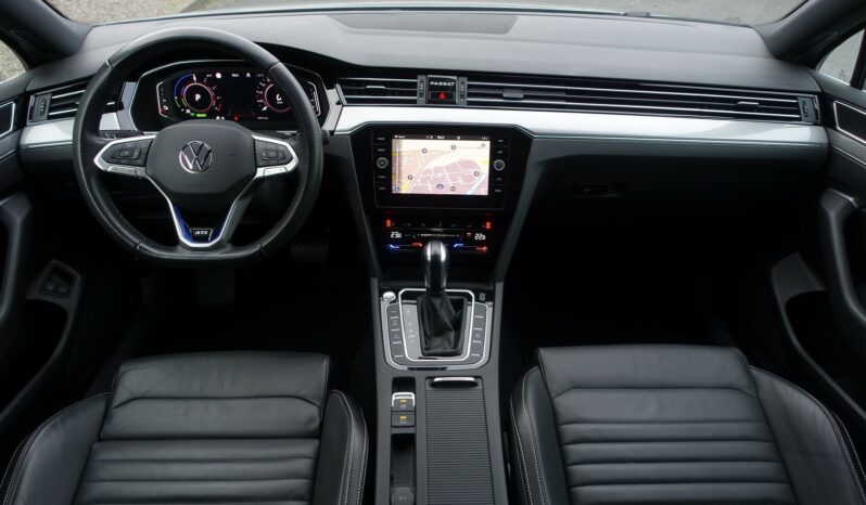 VOLKSWAGEN PASSAT SW 218 CH GTE HYBRIDE RECHARGEABLE DSG complet