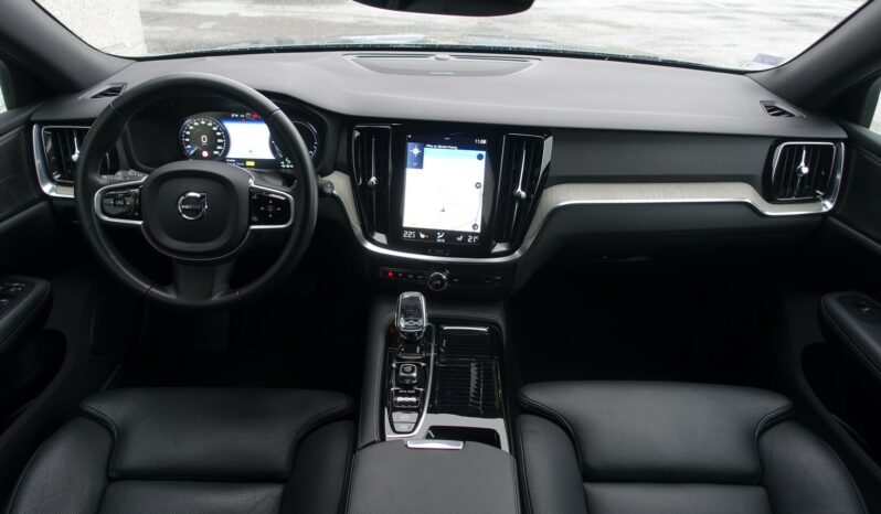 VOLVO V 60 T6 AWD GEARTRONIC 340CH HYBRIDE RECHARGEABLE  INSCRIPTION complet