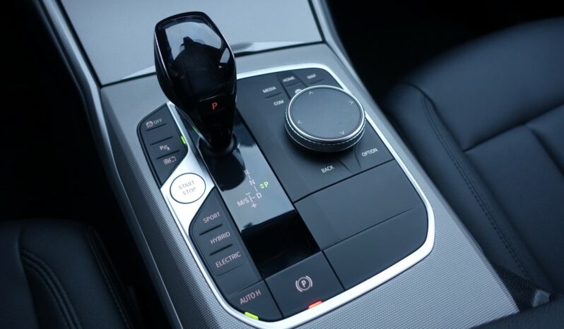 BMW 330 EA TOURING HYBRIDE RECHARGEABLE BVA 292 CH complet