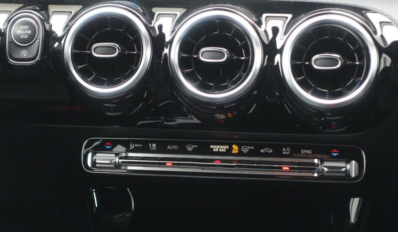 MERCEDES CLASSE CLA SHOOTING BRAKE 180D 8G-DCT complet