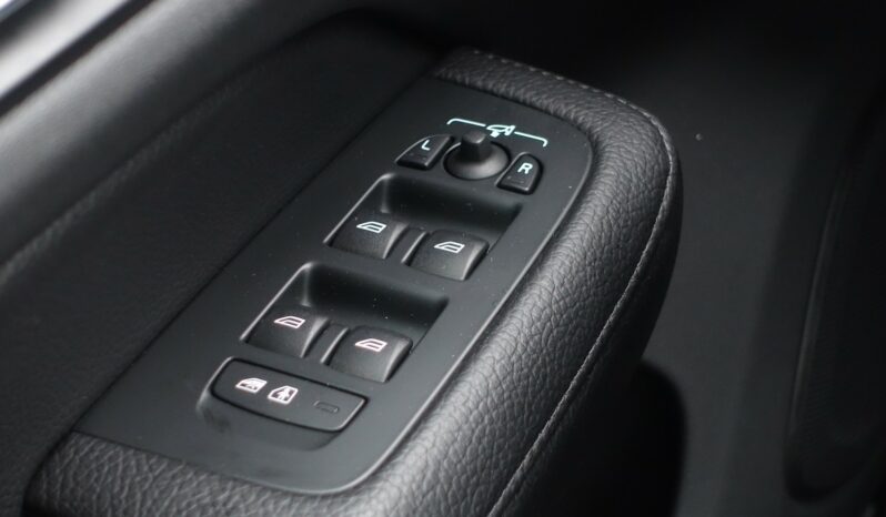 VOLVO V 60 T6 AWD GEARTRONIC 340CH HYBRIDE RECHARGEABLE  INSCRIPTION complet