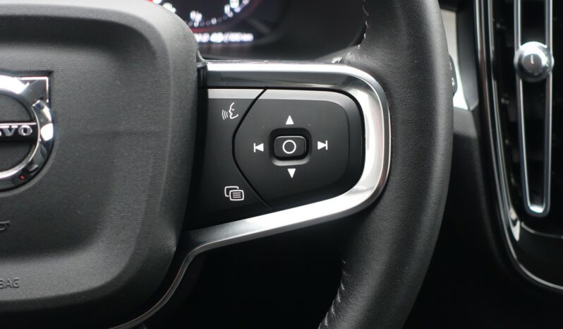 VOLVO XC 40 T4 HYBRIDE RECHARGEABLE GEARTRONIC 211 CH  INSCRIPTION complet