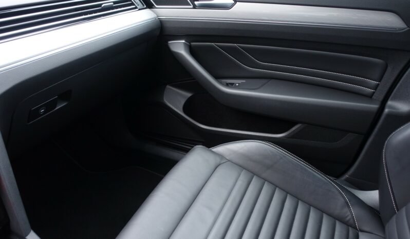 VOLKSWAGEN PASSAT SW 218 CH GTE HYBRIDE RECHARGEABLE DSG complet