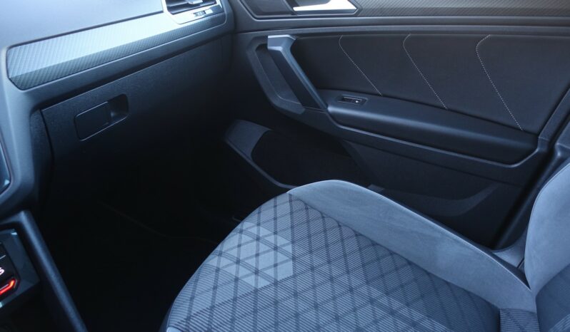 VOLKSWAGEN TIGUAN 2.0L TDI DSG7 150 CH IQ-DRIVE R-LINE complet