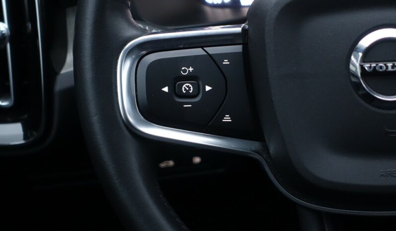 VOLVO XC 40 T5 HYBRIDE RECHARGEABLE GEARTRONIC 262 CH  INSCRIPTION complet