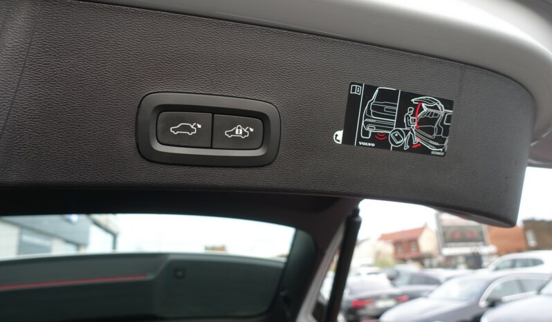 VOLVO XC 40 T5 HYBRIDE RECHARGEABLE GEARTRONIC 262 CH  INSCRIPTION complet