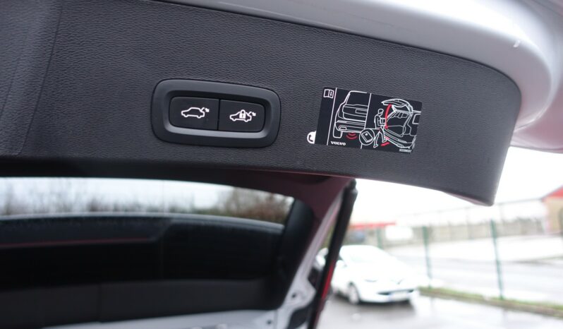 VOLVO XC 40 T5 HYBRIDE RECHARGEABLE GEARTRONIC 262 CH  INSCRIPTION complet